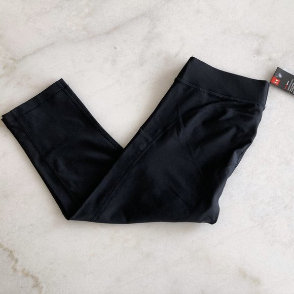 NWT! New Under Armour black compression Heat Gear capri leggings / crops / tight - Picture 5 of 5